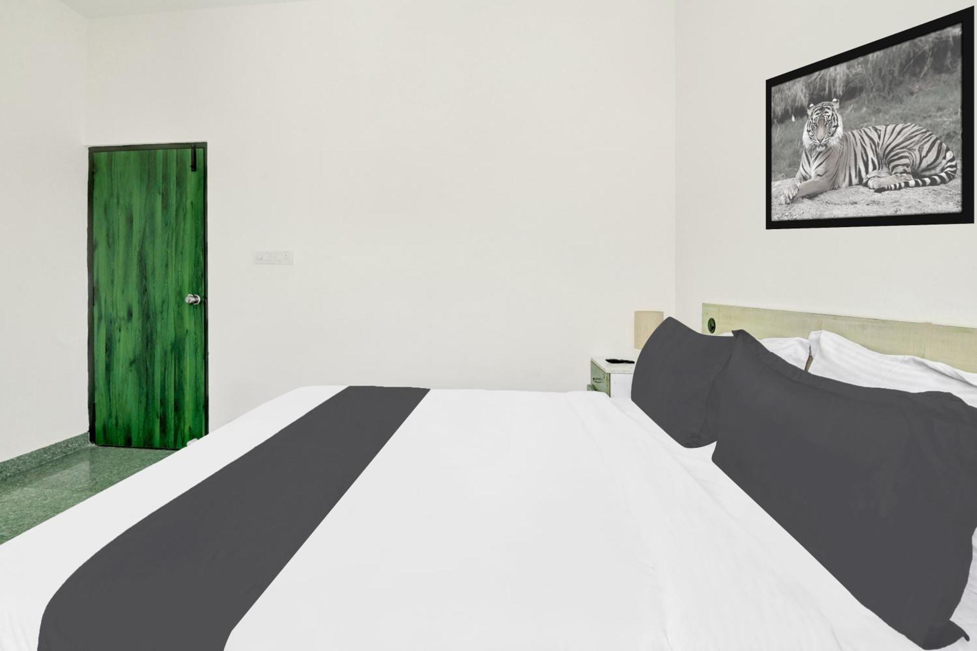 Hotel O Sri Manjunatha Deluxe Suites Bangalore Eksteriør bilde