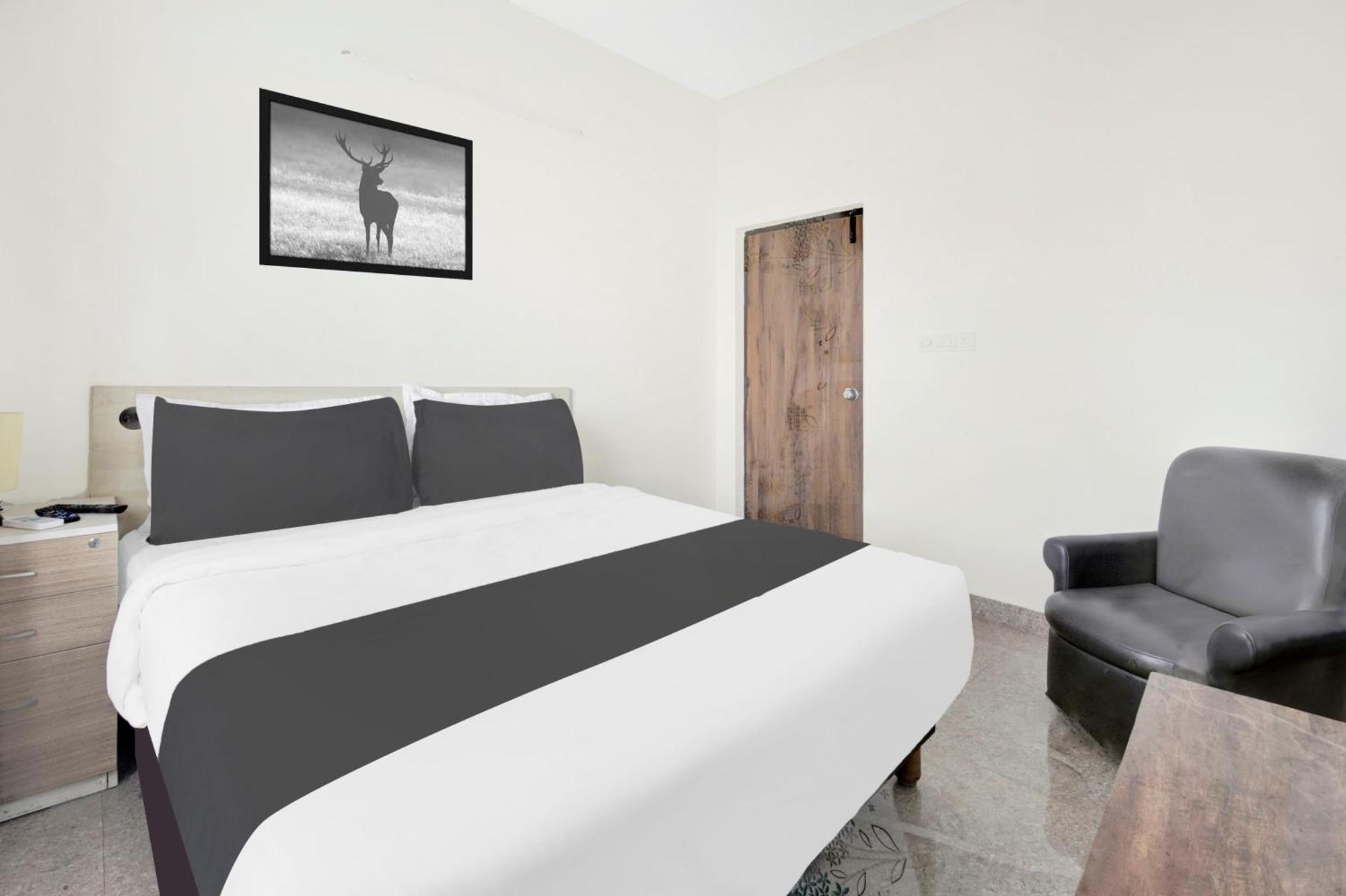 Hotel O Sri Manjunatha Deluxe Suites Bangalore Eksteriør bilde